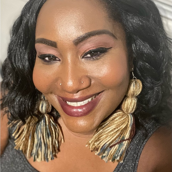 Meet your Posher, Kimmi - Picture 1 of 12